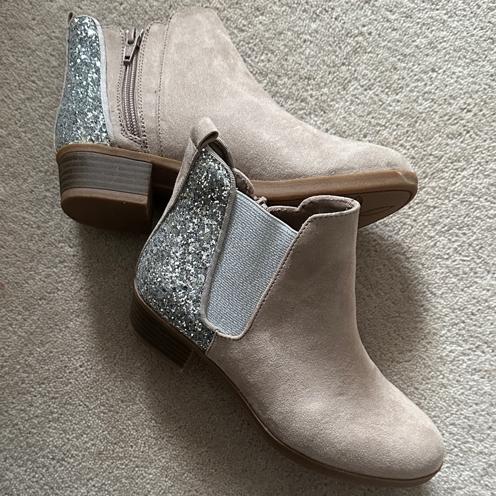 Kids Beige Ankle Boots with Silver Glitter Accent!